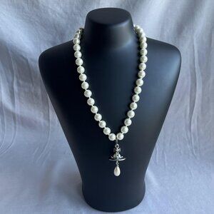 Brand new Vivienne Westwood  Pearl necklace in silver